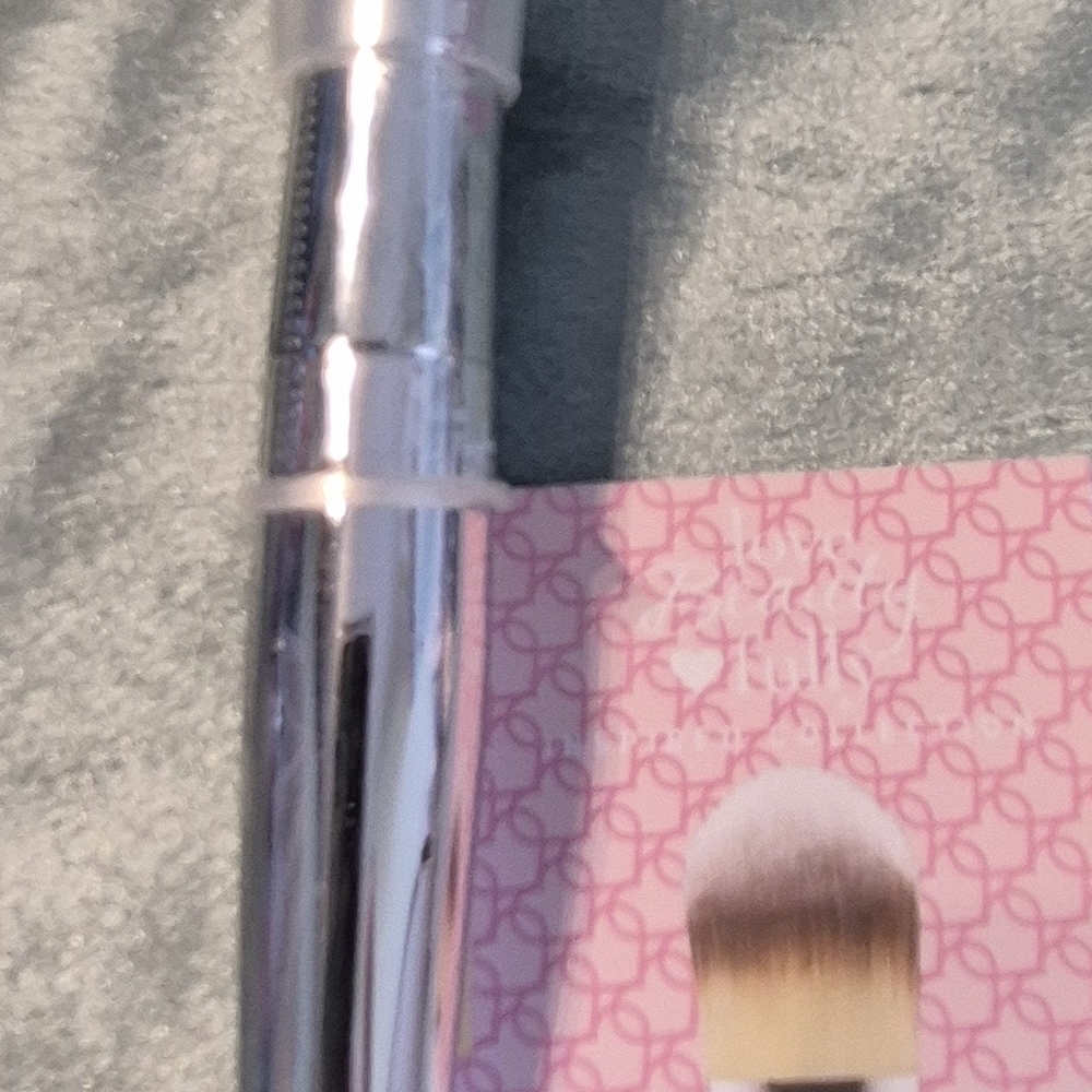 Silver Makeup Brush - Universal Women's Face Brush
